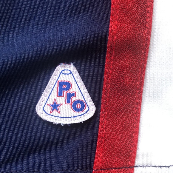 Professional cheerleading costume perfect for Halloween. 📣❤️ - Picture 6 of 6